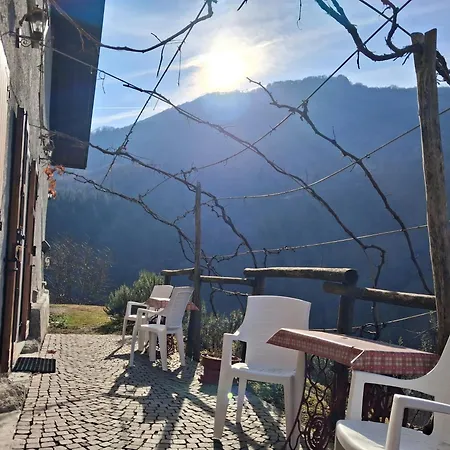 Cascina Cornella Bed & Breakfast Cremeno